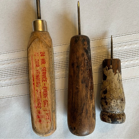 3 Vintage Ice Picks with Wooden Handles - Picture 5 of 7
